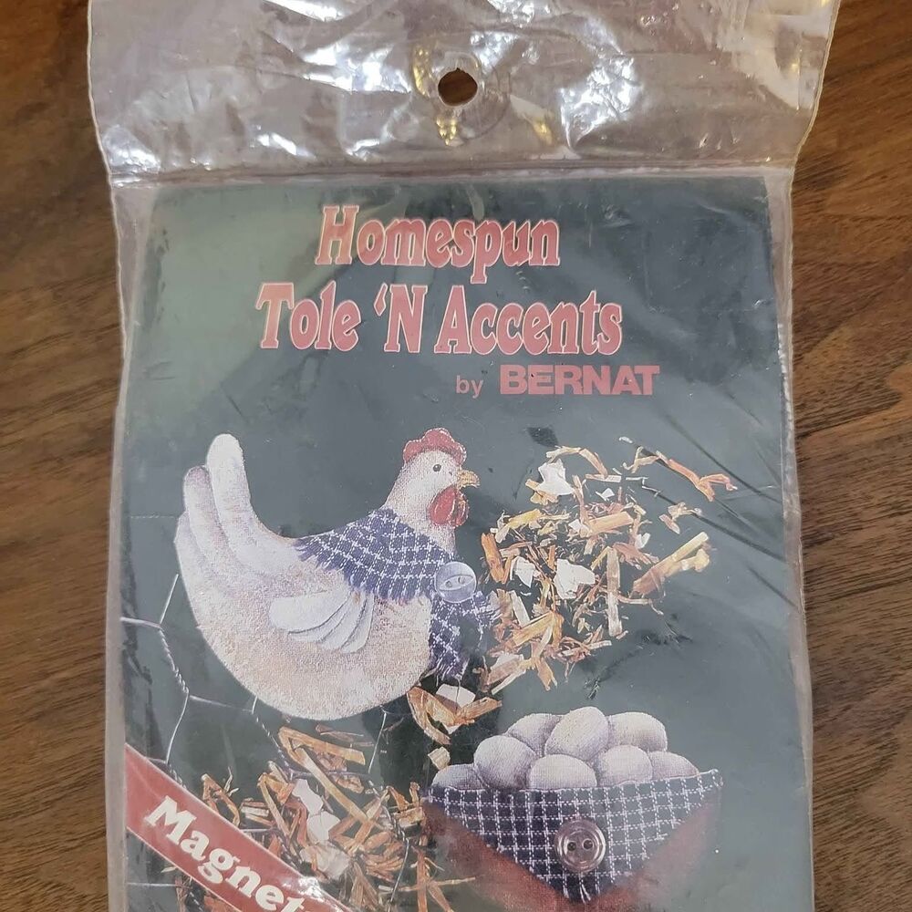 VTG Bernat Homespun Hen and Eggs Magnet Patterns Kit NIP